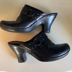 Barn Crown Black clogs.